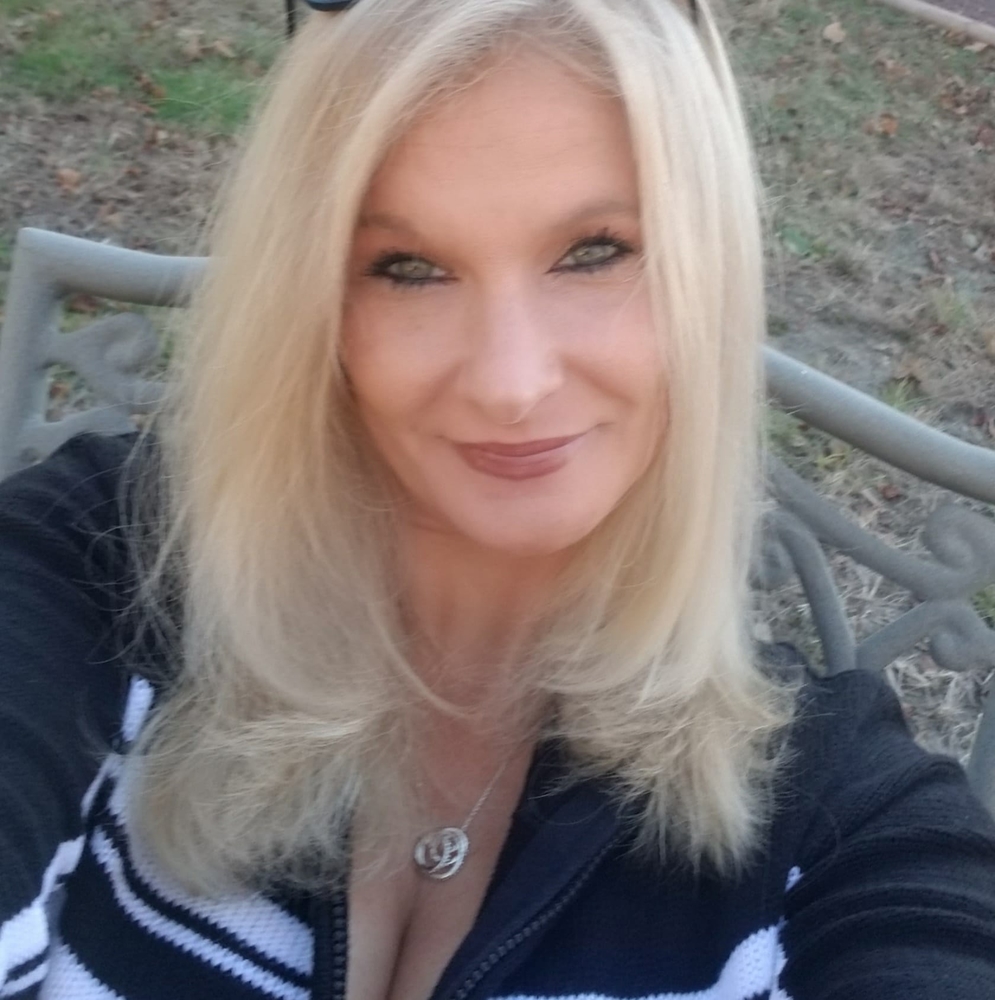 Meet your Posher, Angie